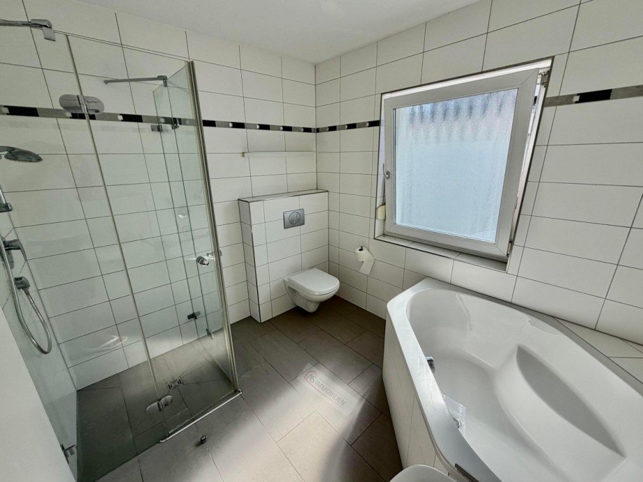 Badezimmer Doppelhaush�lfte Eichenau