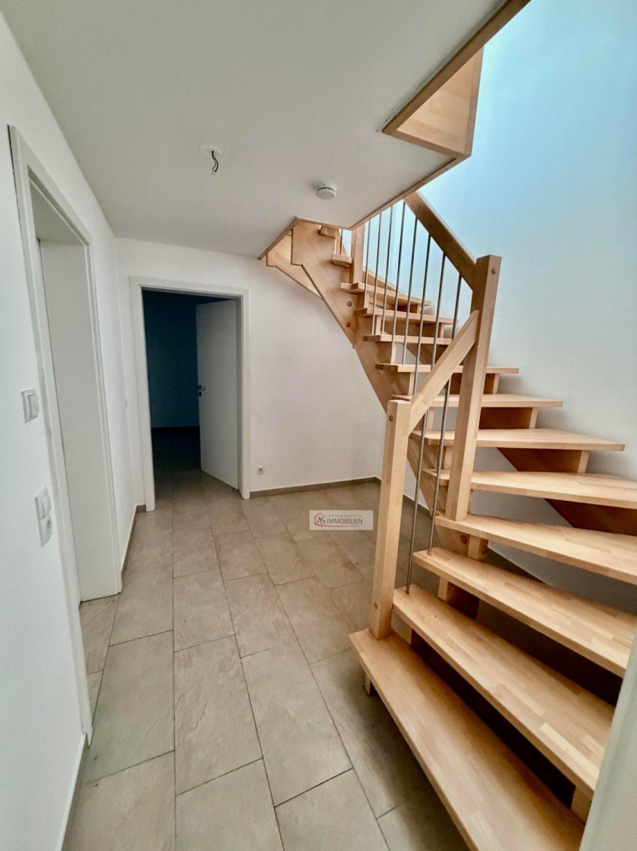 Flur im KG Haus - rechts Zweifamilienhaus Eichenau