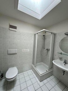 Duschbad DG Freistehendes EFH, Oberbayerischer Landhausstil, N�he We�linger See und S-Bahnhof -Hochwassersicher!