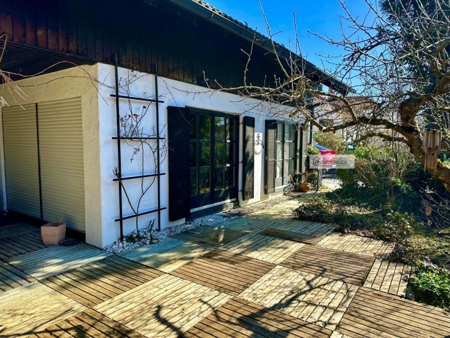 Terrasse mit Blick zum Wohnzimmer Einfamilienhaus We�ling