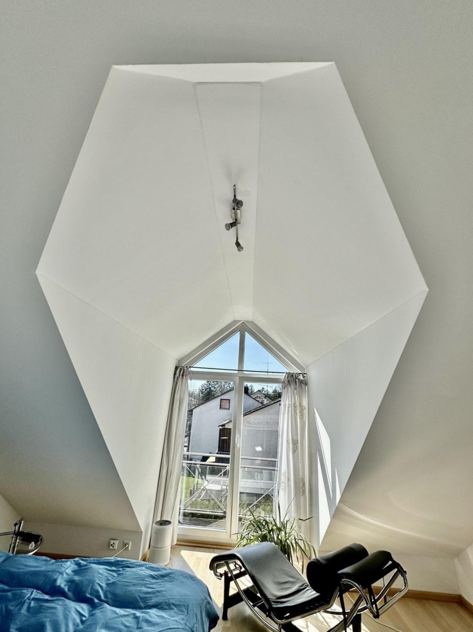 attraktive Erkerl�sung Schlafzimmer DG Reihenmittelhaus M�nchen