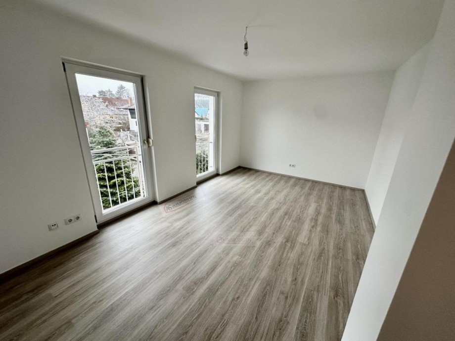 Zimmer zum Garten hin - links Zweifamilienhaus Eichenau