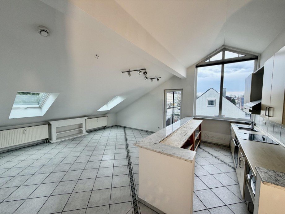 K�che mit Wohnbereich Dachgeschosswohnung Dachau