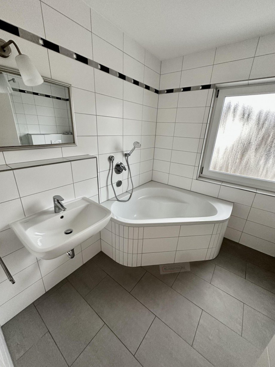 Badezimmer DG - links Zweifamilienhaus Eichenau
