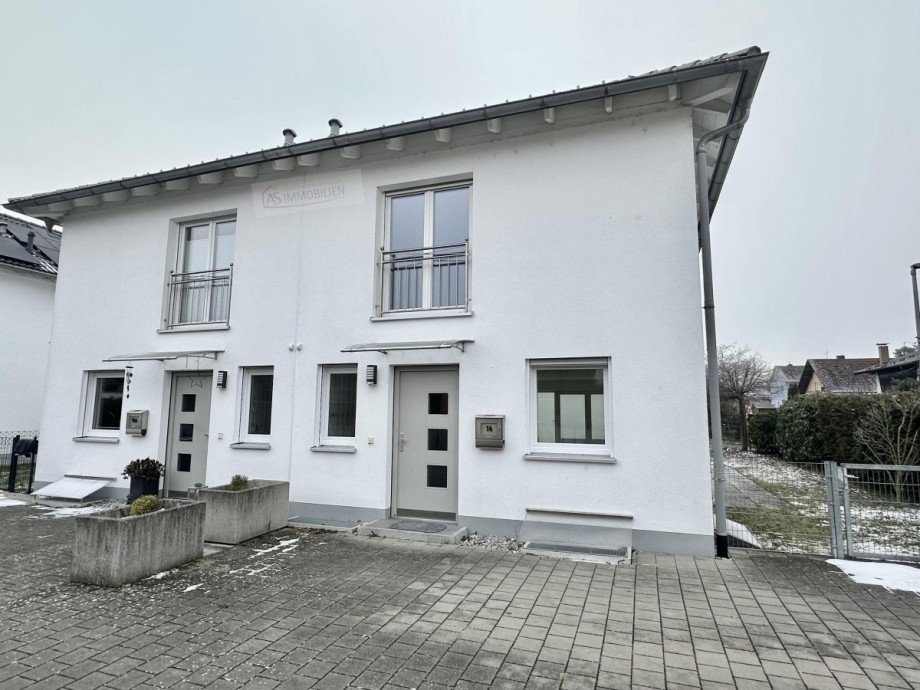 Haus Nr. 14 und 14 a mit Stellplatz vor Nr. 14 Zweifamilienhaus Eichenau