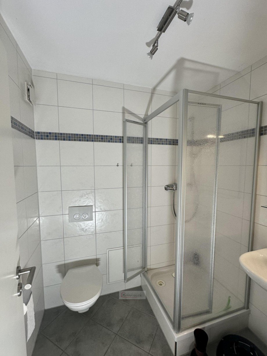 Duschbad KG Reihenmittelhaus M�nchen