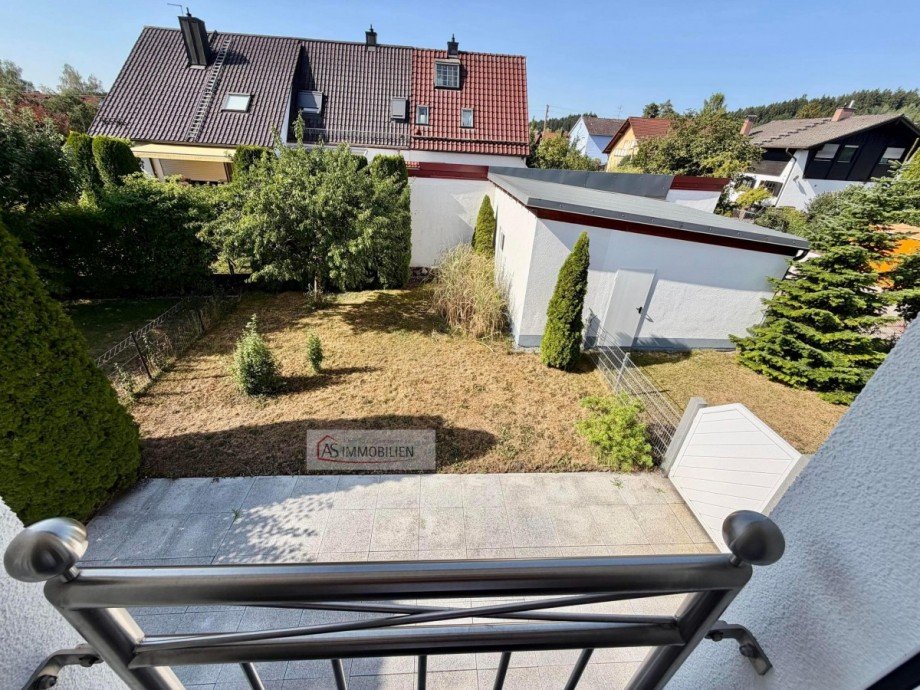 Blick vom vom Schlafzimmer in den Garten Doppelhaush�lfte Eichenau