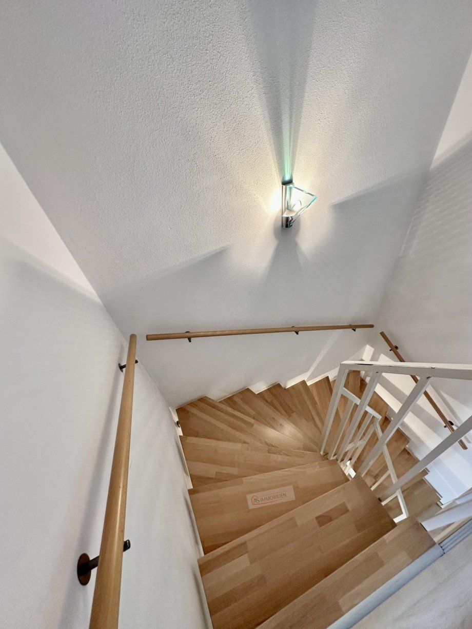 Treppenhaus vom DG zum OG Reihenmittelhaus M�nchen