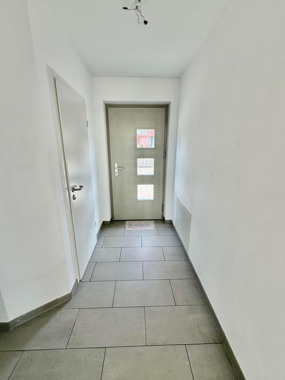 Flur - Haus - rechts Zweifamilienhaus Eichenau