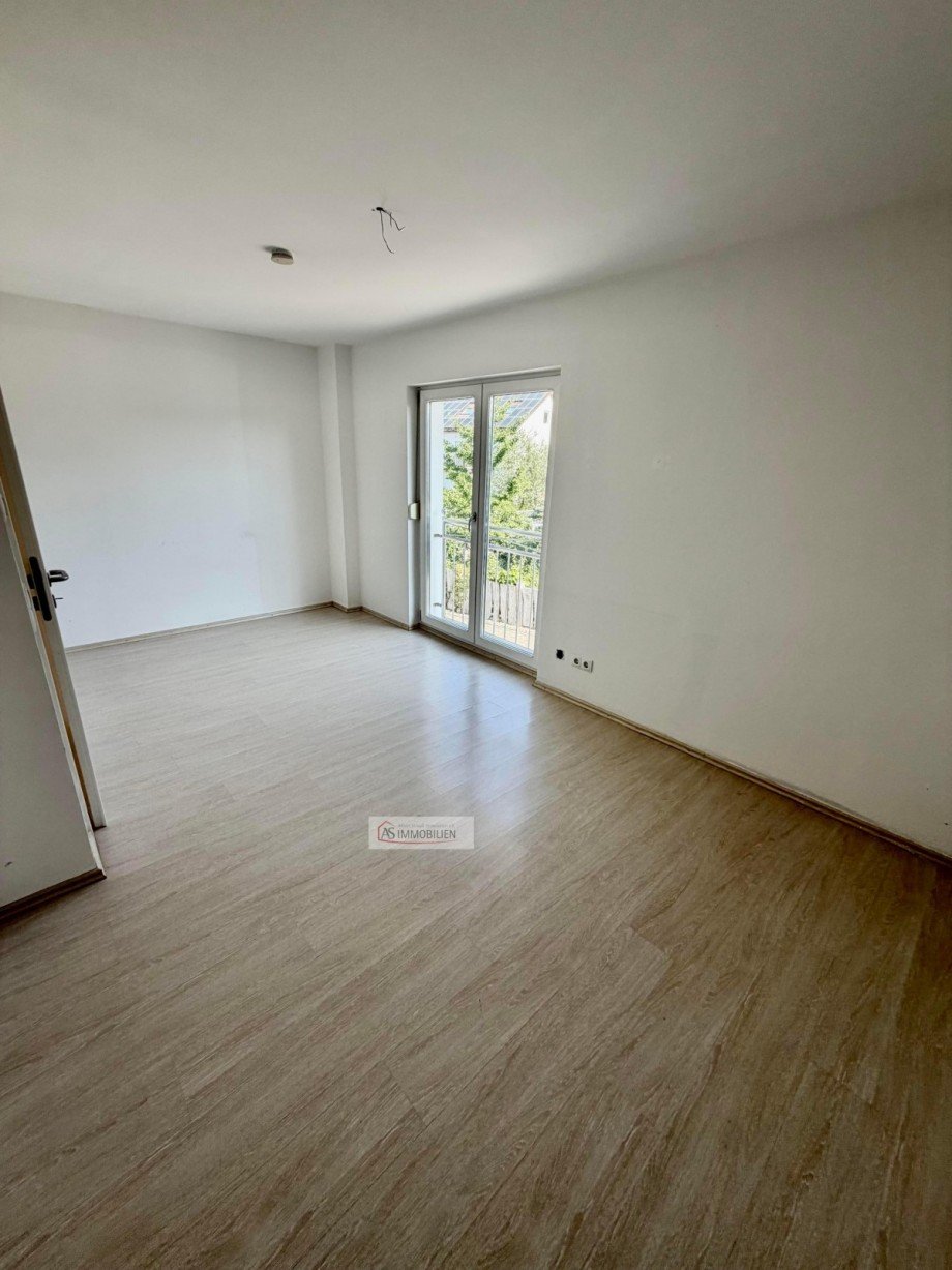 Zimmer Doppelhaush�lfte Eichenau