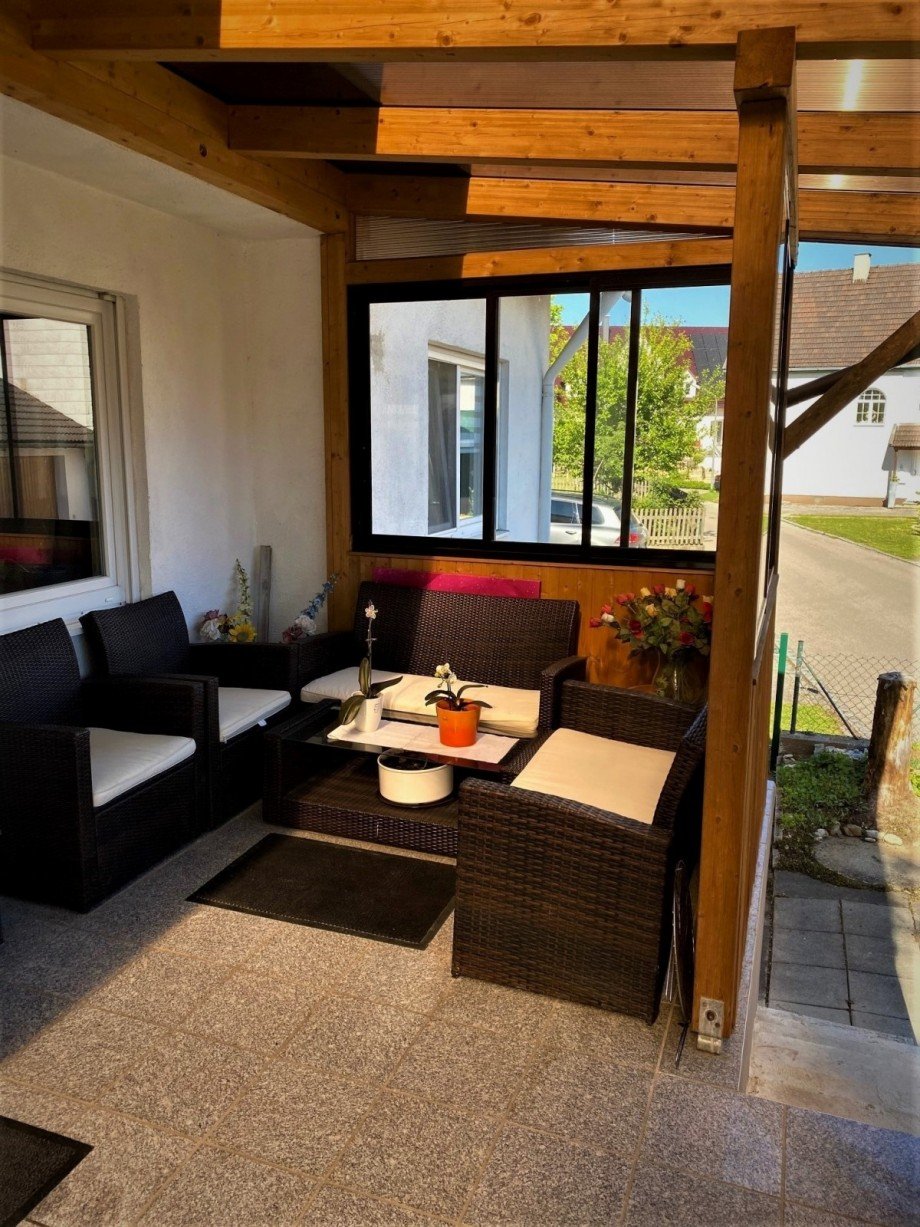 Teilansicht �berdachte Terrasse I. Einfamilienhaus Erdweg