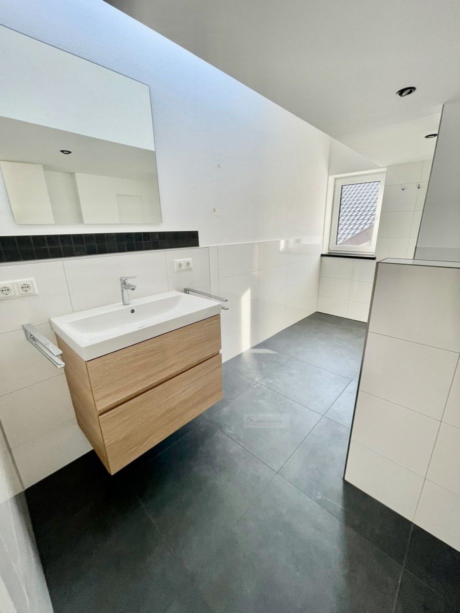 Ansicht Bad Dachgeschosswohnung Gr�felfing