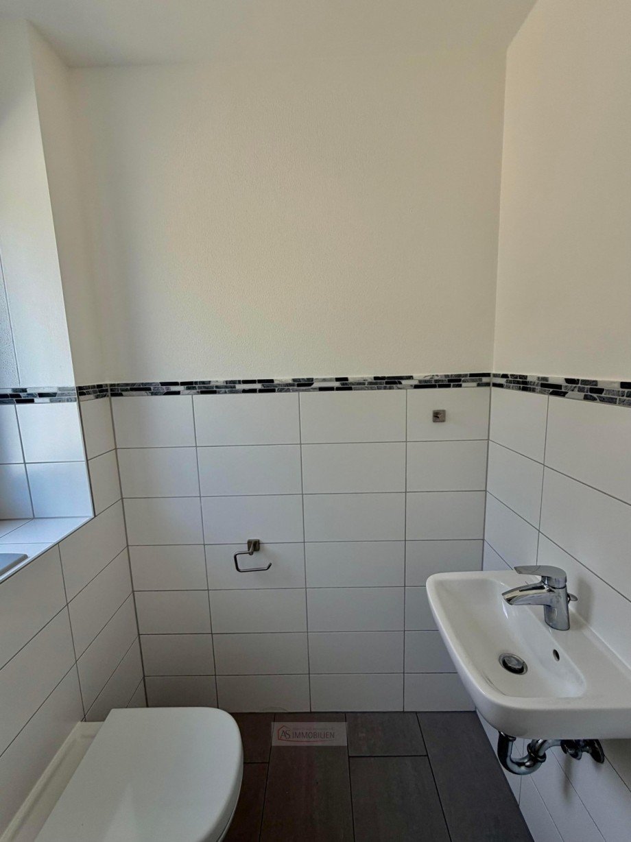 G�ste WC Doppelhaush�lfte Eichenau
