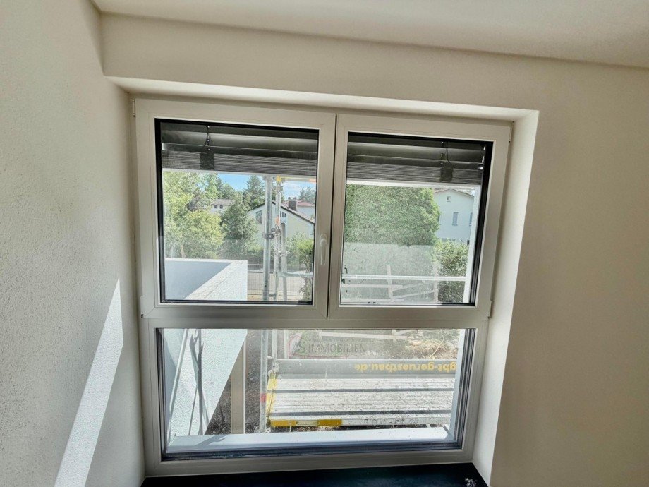 Aussenjalousien Schlafzimmer 1 Dachgeschosswohnung Gr�felfing