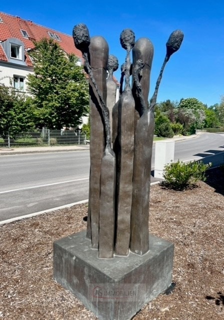 Kunst im Vorgarten Erdgeschosswohnung Bergkirchen