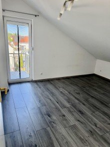 Schlafzimmer. Provisionsfrei - Dachgescho�wohnung mit TG Stellplatz - Chance f�r Kapitalanleger