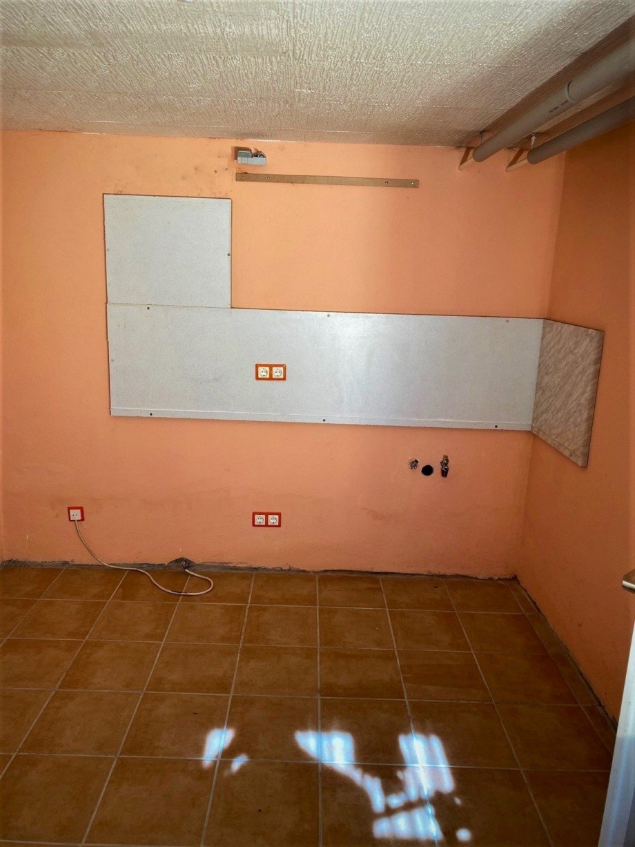 Hobbyraum 4 mit K�chen Anschl�ssen Einfamilienhaus Erdweg