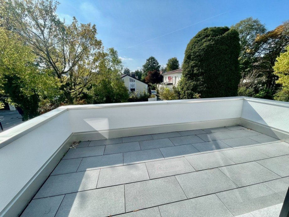 Balkon Dachgeschosswohnung Gr�felfing