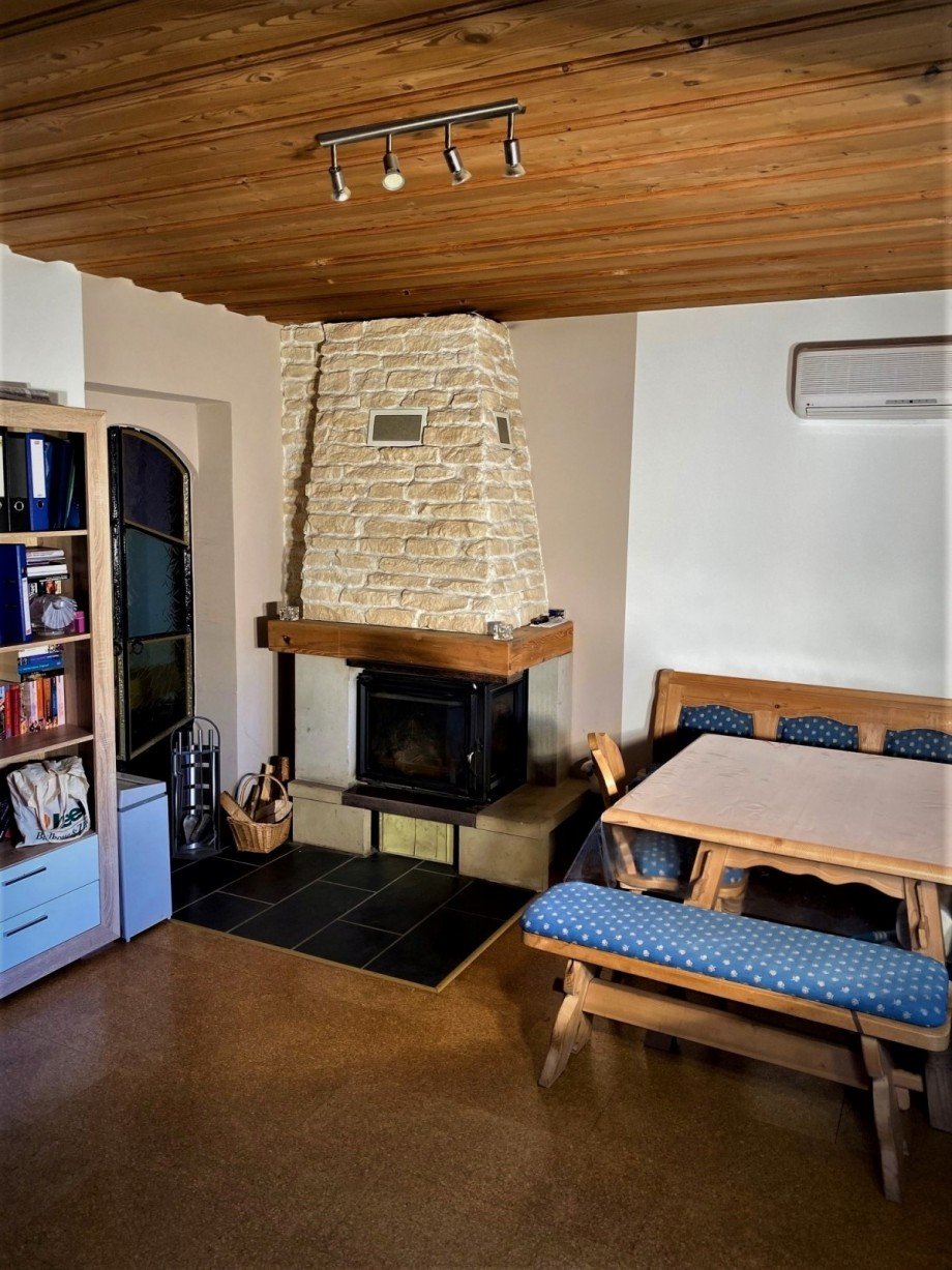 Wohn-E�zimmer - mit Kamin und Klimager�t Einfamilienhaus Erdweg