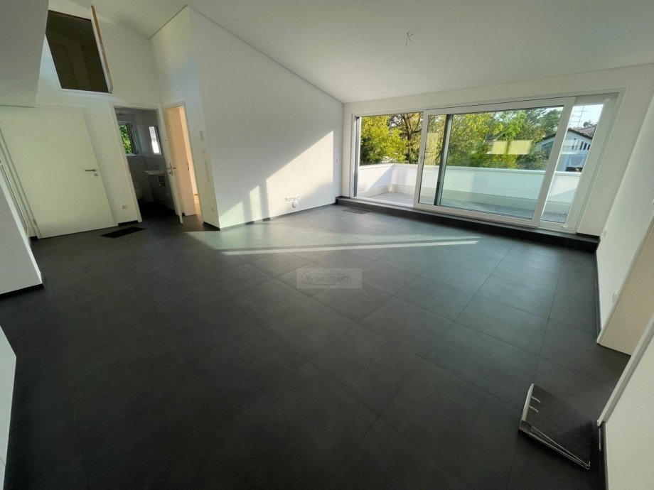 Wohn/Essbereich mit Ansicht zum Speicherabteil Dachgeschosswohnung Gr�felfing
