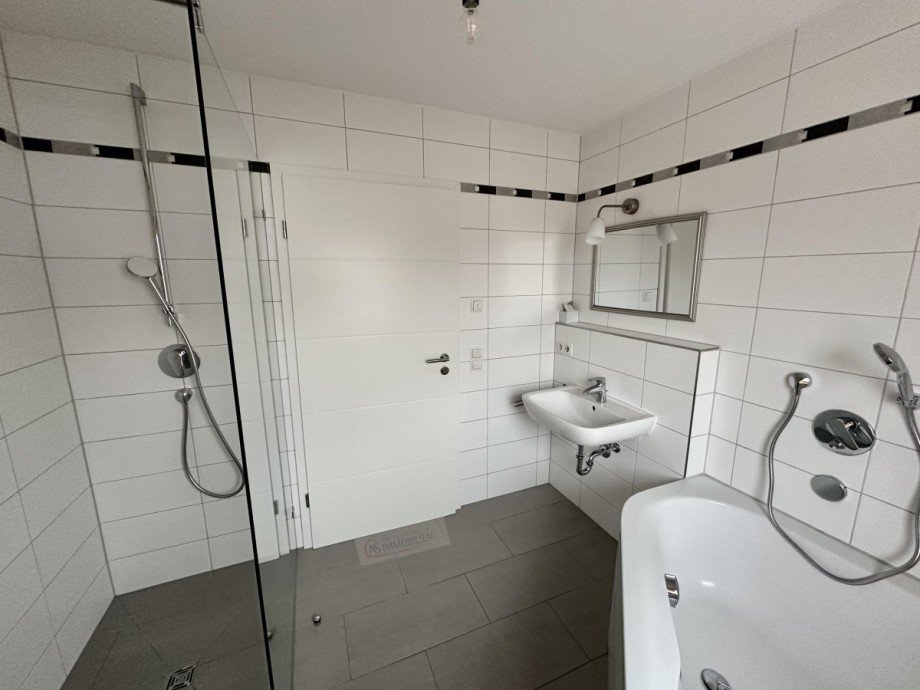 Bad DG Nr. 14 Zweifamilienhaus Eichenau