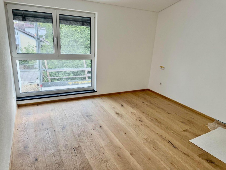 Schlafzimmer 2 zum Fenster hin Dachgeschosswohnung Gr�felfing