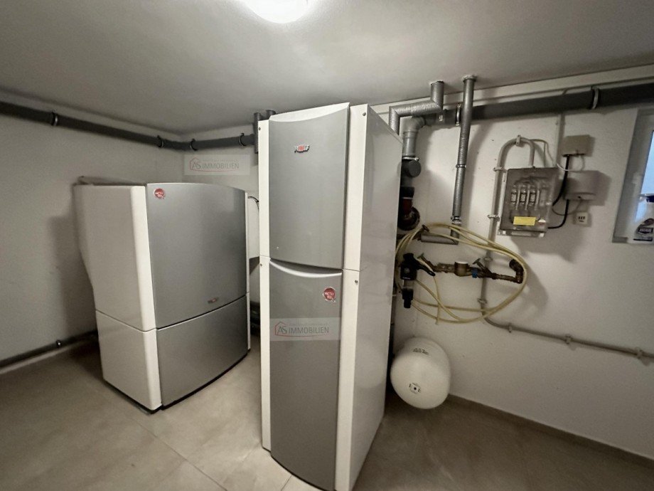 Technik mit W�rmepumpe Doppelhaush�lfte Eichenau