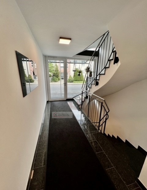 Treppenhaus EG mit Treppenabgang zum KG Erdgeschosswohnung Bergkirchen
